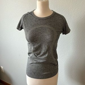 Lululemon short sleeve tee